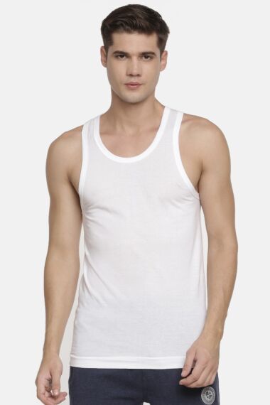 Compact Cotton Seamless Body Fit Rn Vest With Neo Fresh Finish